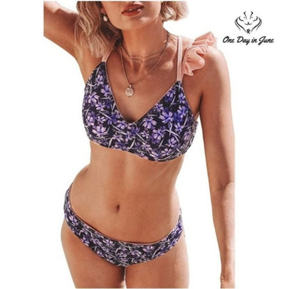 CUPSHE Pink Ruffled Crisscross V Neck Padded Bikini Size S