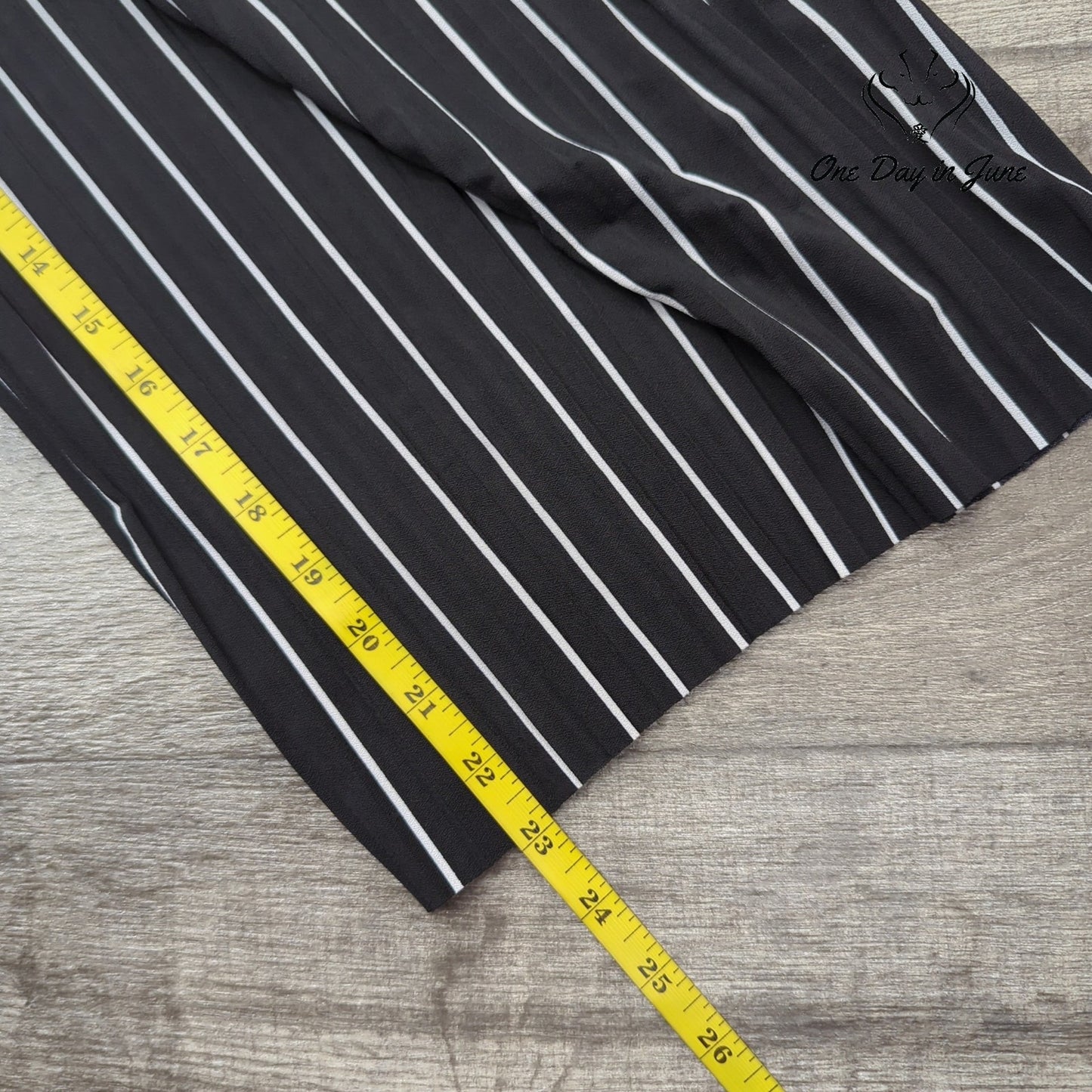 Jon & Anna Pull On Striped Pants Size L