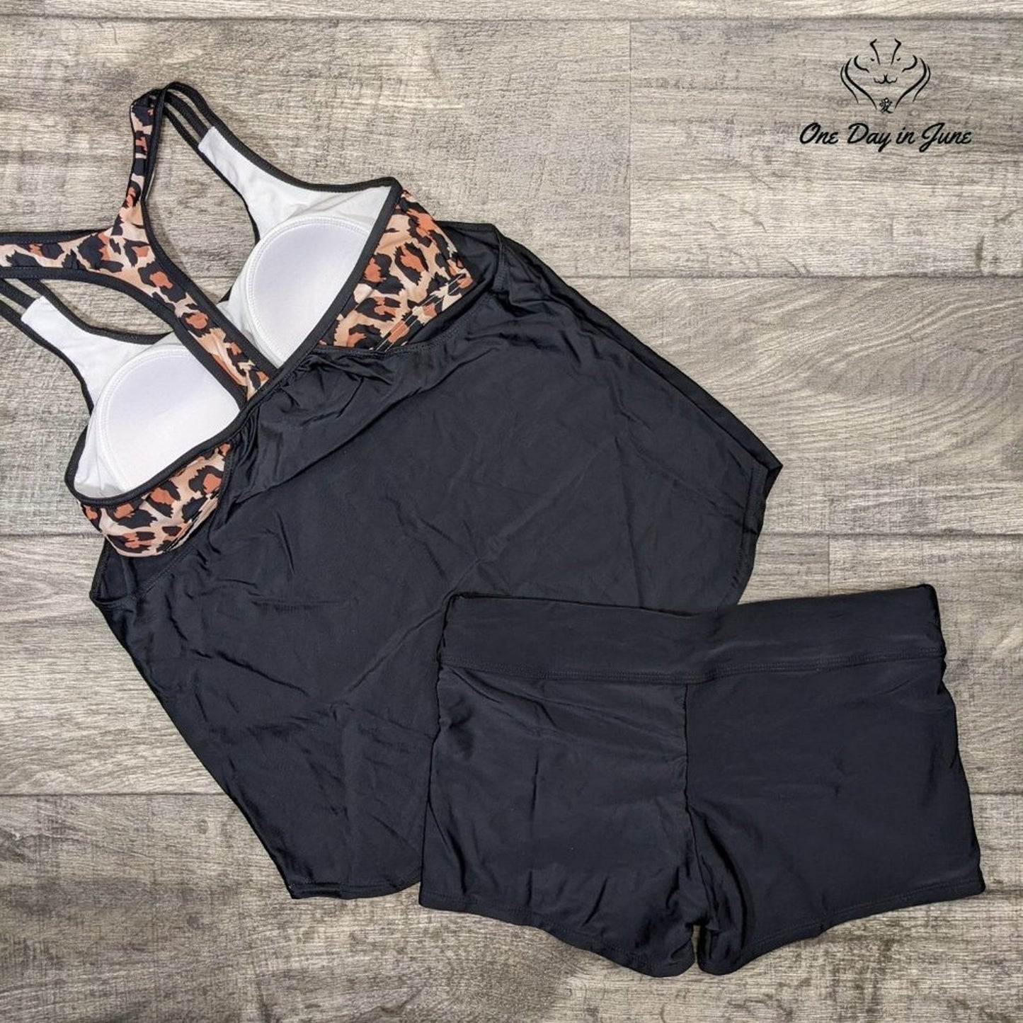 Yonique Double Up Boy Short Tankini Swimsuit Size M