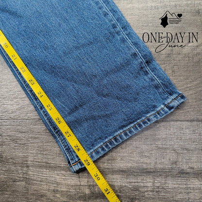 Calvin Klein High Rise Straight Leg Jeans Medium Wash NWT Size 4S (27S)