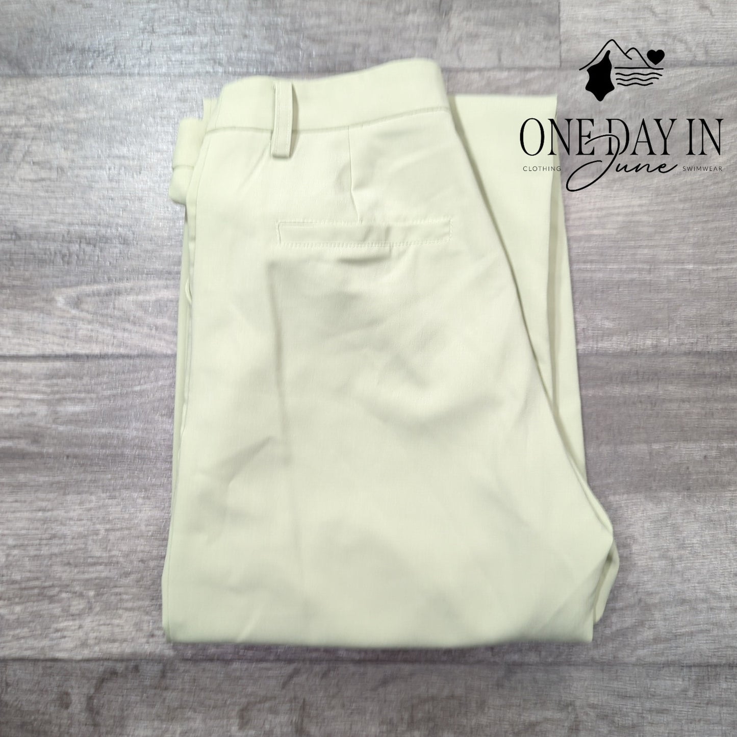 Bobbles & Lace Bitter Light Sage Pants Size S