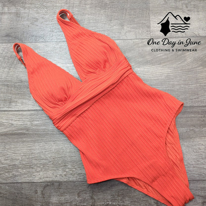 Cupshe Textured Twist Back One Piece Swimsuit Size S