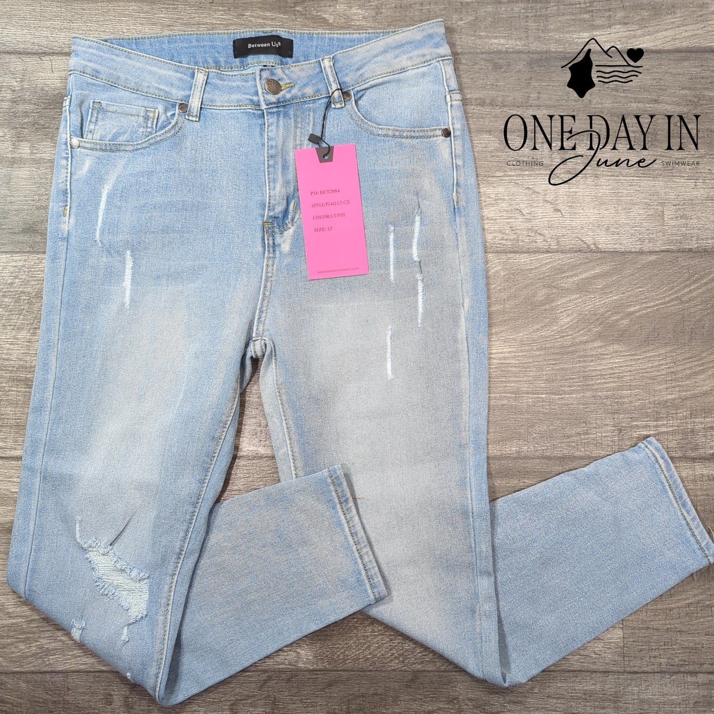 Between Us Juniors High Rise Crop Jeans Size 13