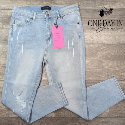 Between Us Juniors High Rise Crop Jeans Size 13
