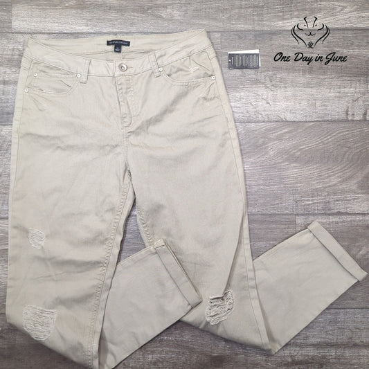 Signature Studio Straight Leg Distressed Jeans Size 10