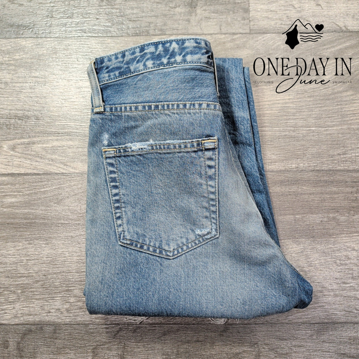 AG Adriano Goldschmied Phoebe High Waist Tapered Distressed Jean NWT $215 Size 4