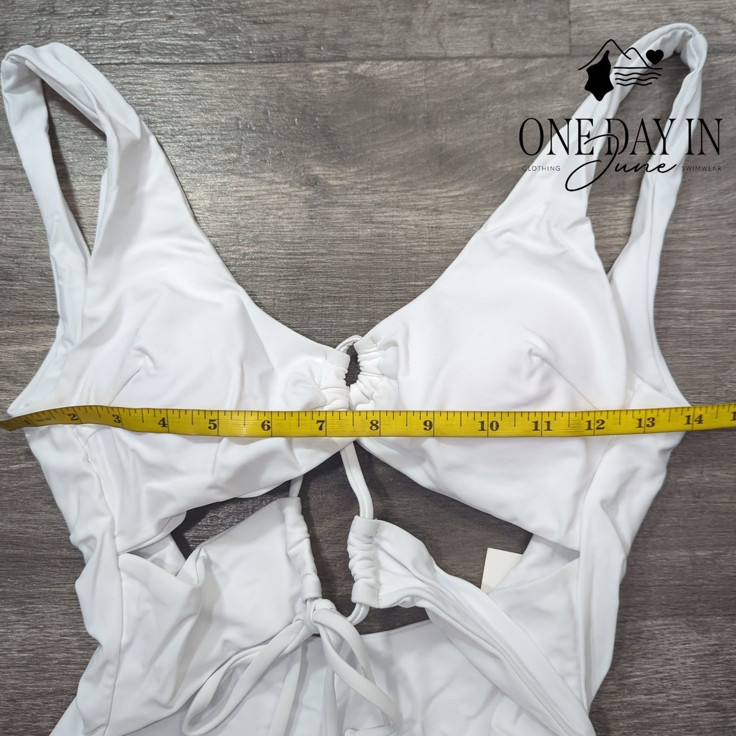 Chyrii Strappy Cheeky One Piece Swimsuit Size M