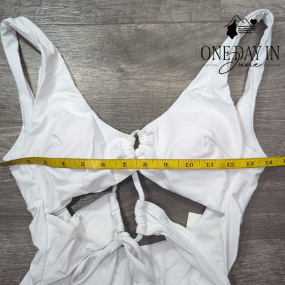 Chyrii Strappy Cheeky One Piece Swimsuit Size M