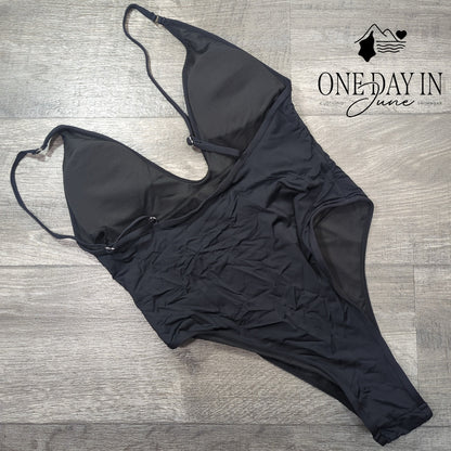 Charmo High Cut V Neck One Piece Swimsuit Size L