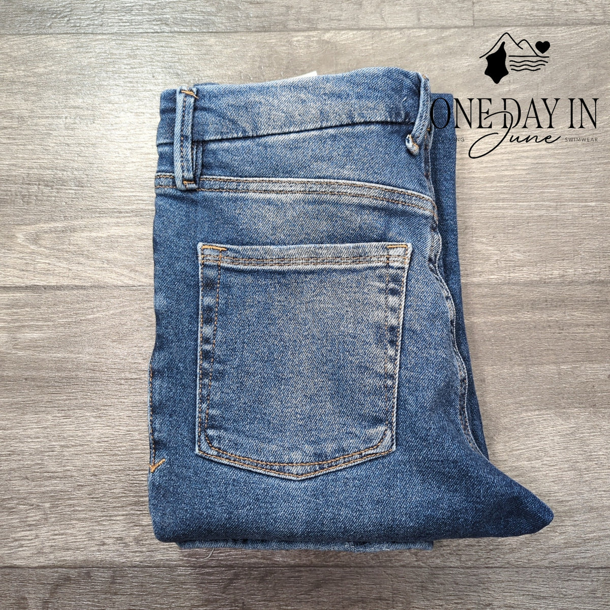 Good American Good Legs Straight Distressed Jeans NWT $155 Indigo128 Size 4