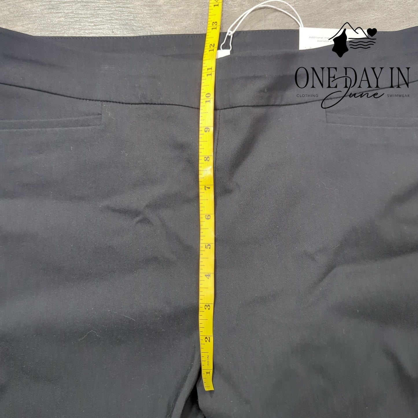 Chico's Bridgette Slim Leg Crop Pants Size Chico's 1.5 (10)