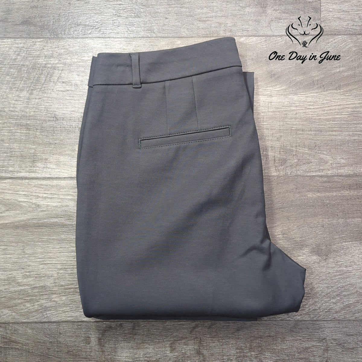 White House Black Market Ines Slim Bootcut Dress Pants Asphalt Gray NWT Size 8S
