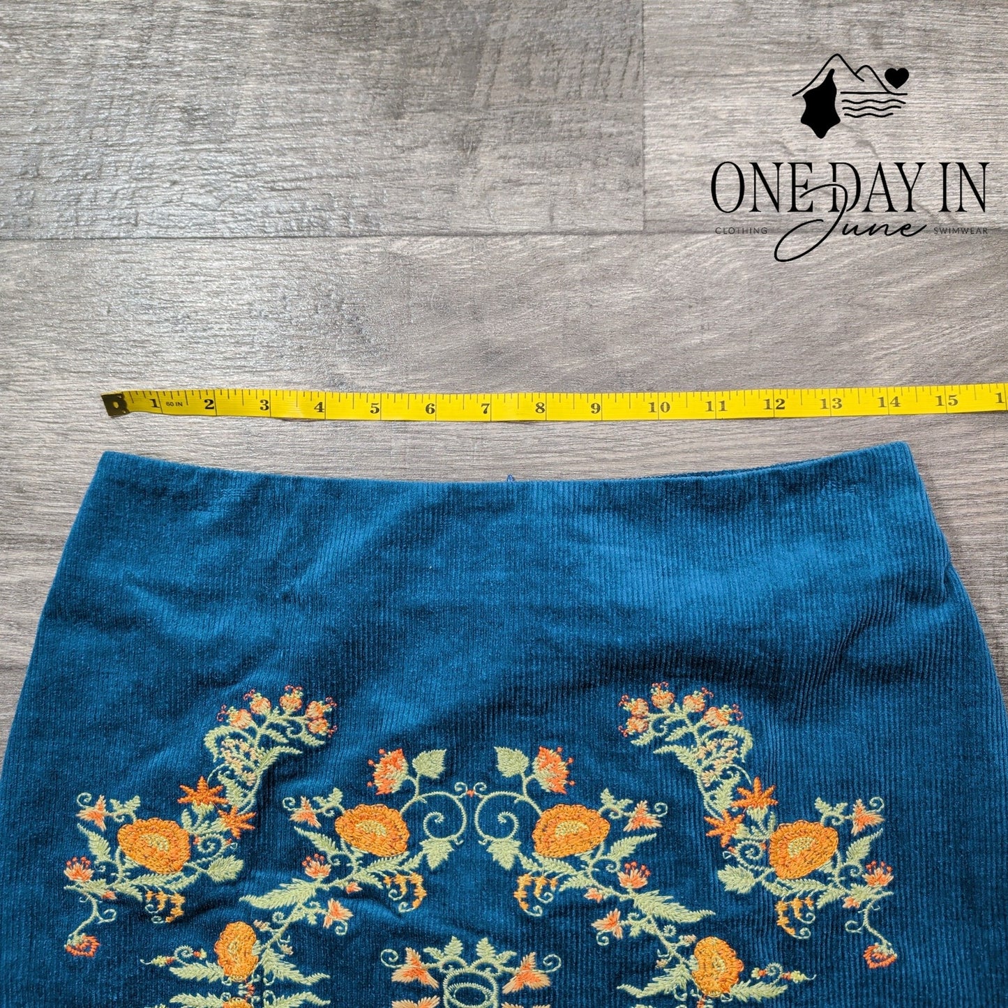 Simplee Corduroy Skirt Size L