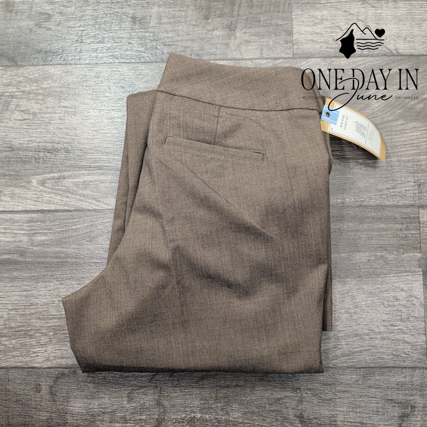 Dockers Mid Rise Curvy Fit Sarina Trouser Size 8