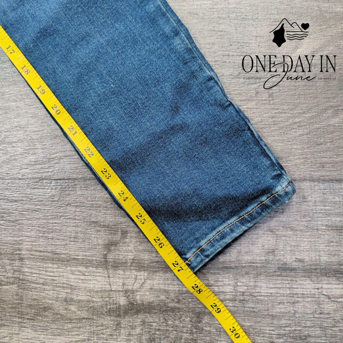 Good American Good Legs Skinny Jeans Blue Mid Rise NWT Size 12
