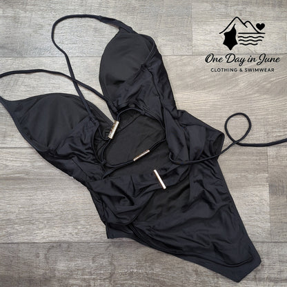 Charmleaks V Neck Strappy Back One Piece Swimsuit Size M