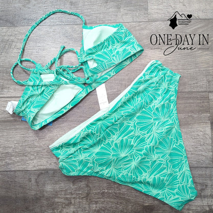 Cupshe Textured Floral Bikini Swimsuit Green Scallop High Waist NWT Size L
