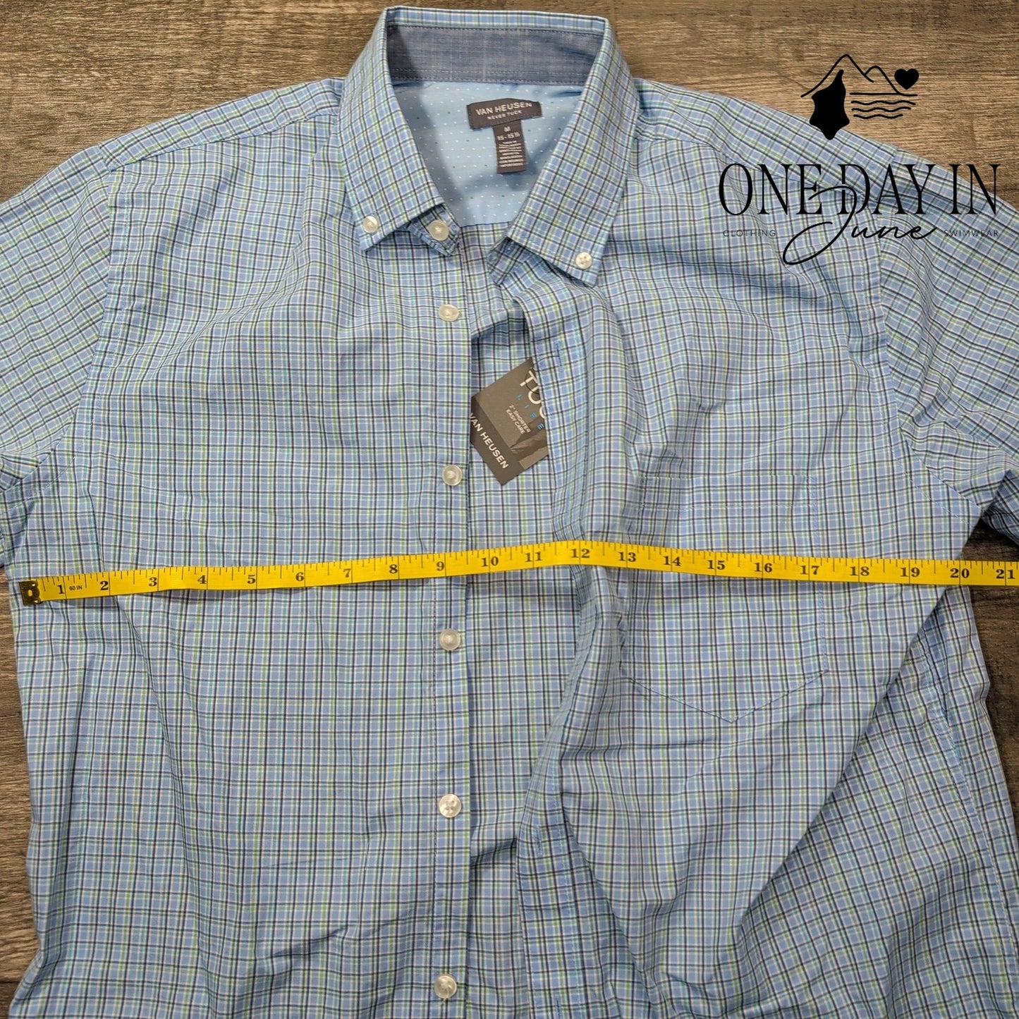 Van Huesen Never Tuck Short Sleeve Slim Fit Button Down Shirt Size M