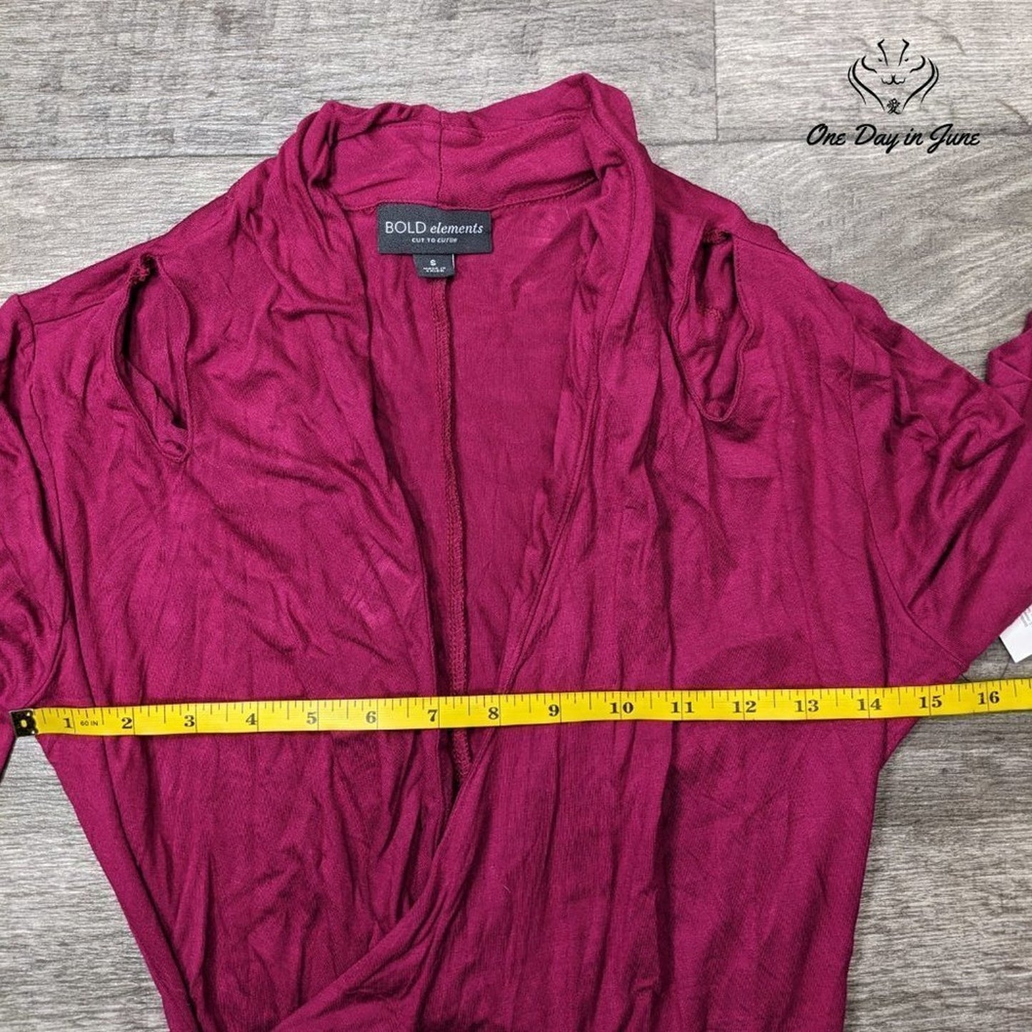 Bold Elements Cold Shoulder Long Sleeve Top Size S