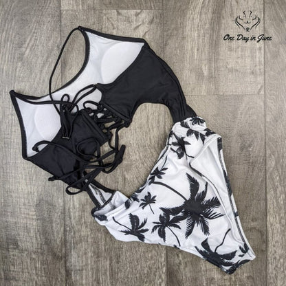 Meyeeka Scoop Neck Cut Out One Piece Swimsuit Size M