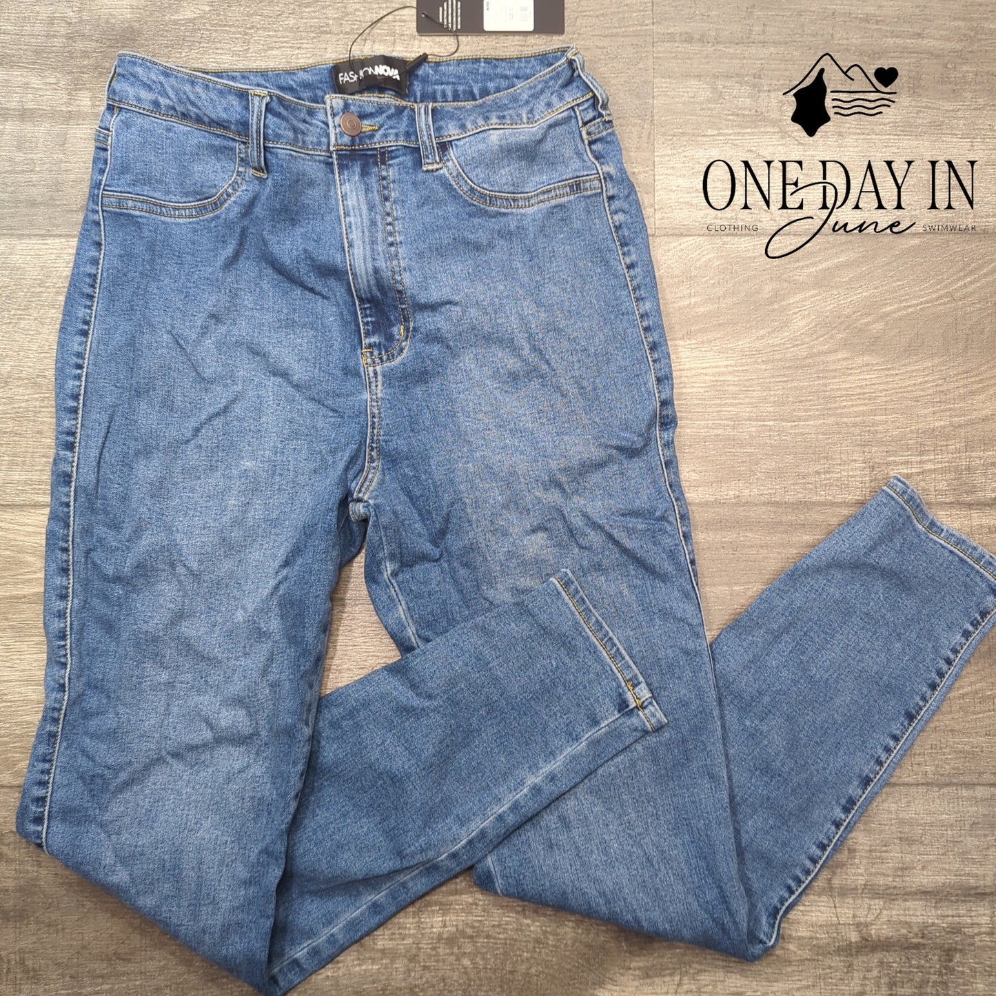 Fashion Nova Juniors Dare Devi High Rise Skinny Jeans Size 13