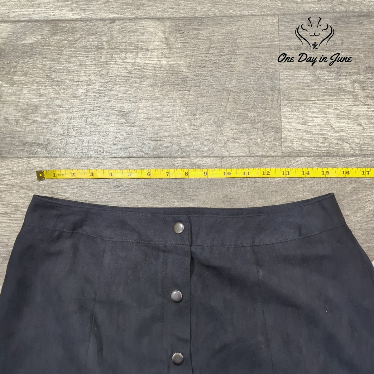 Croft & Barrow Snap Front Knee Length Skirt Black Faux Suede NWT Size 8