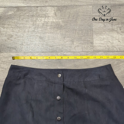 Croft & Barrow Snap Front Knee Length Skirt Black Faux Suede NWT Size 8