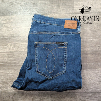 Calvin Klein Plus Size Mid Rise Skinny Distressed Jeans Blue NWT Size 20W
