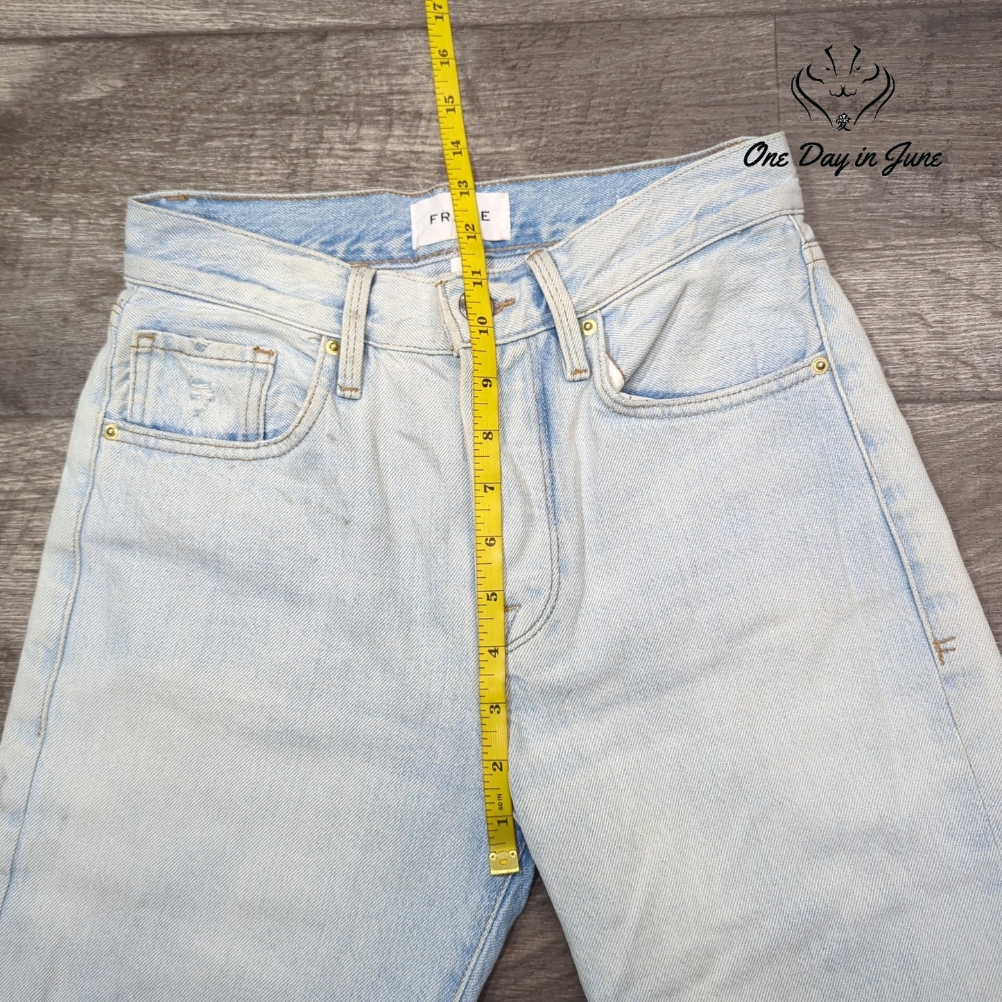 Frame Le Original High Rise Straight Light Wash Distressed Button Fly Size 24