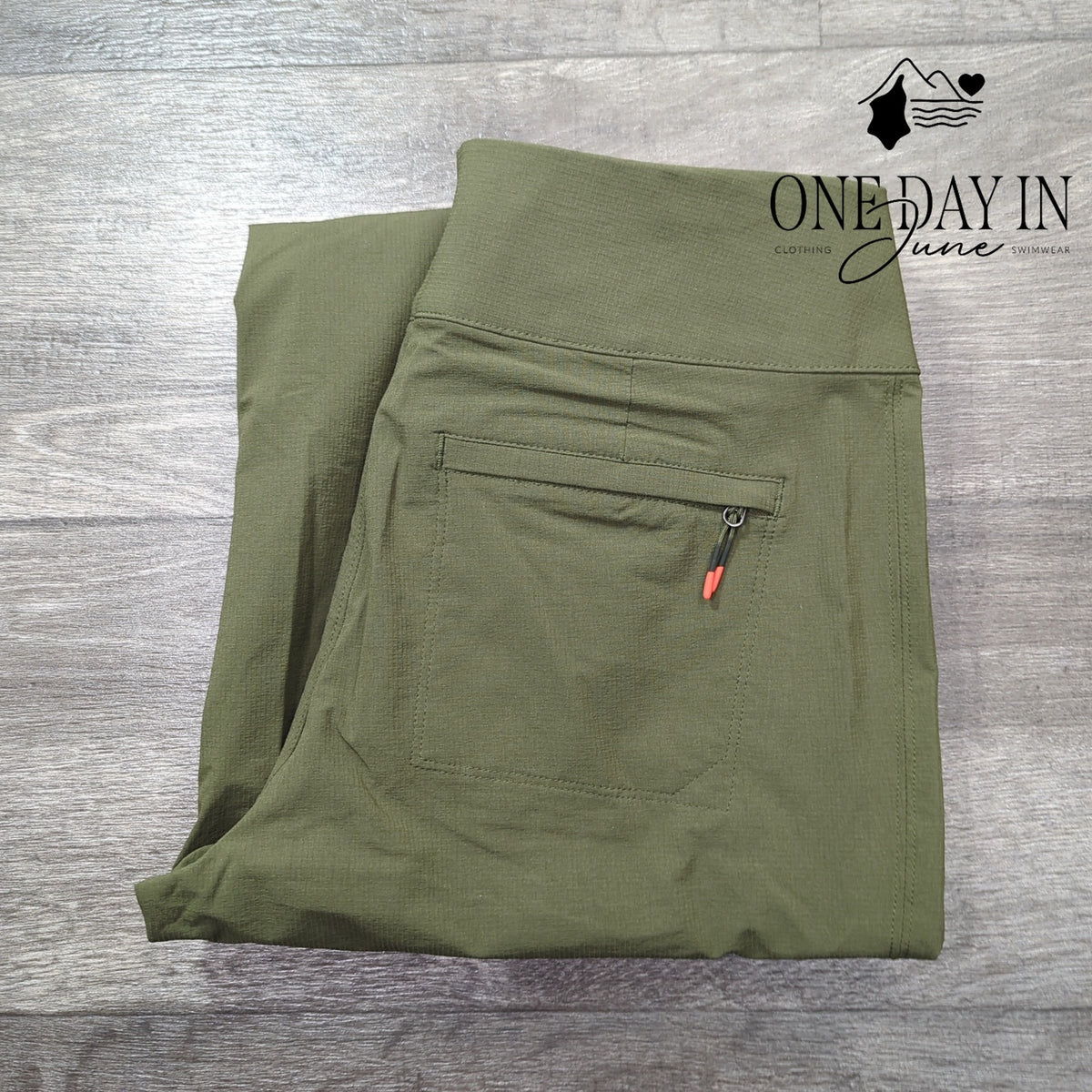 Orvis Wonder Ripstop Wide Leg Crop Pants Tarragon Green NWT Size 4