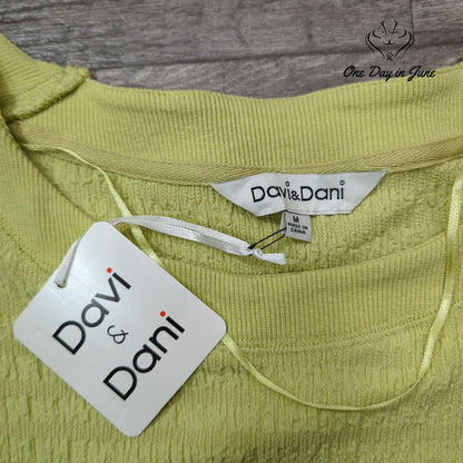 Davi & Dani Lace Sleeve Tie Side Textured Top Lime Green NWT Size M