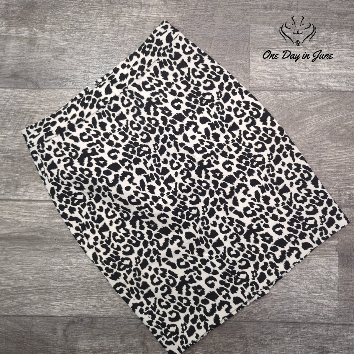 Ann Taylor Petite Leopard Print Pencil Mini Skirt Black White Size 0P