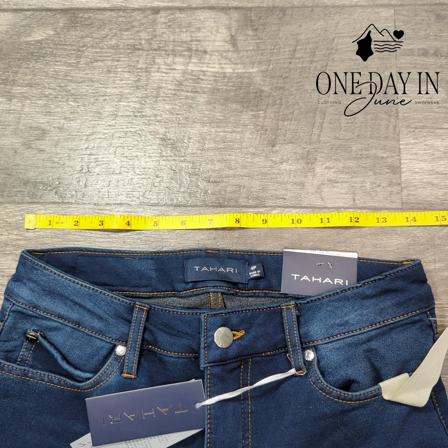Tahari Classic Mid Rise Skinny Jeans Size 4P