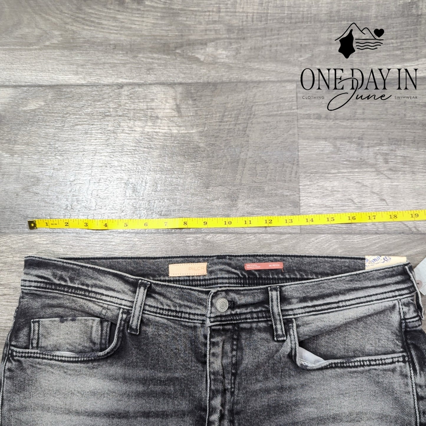 Pilcro and the Letterpress Slim Boyfriend Jeans Size 14P (32P)