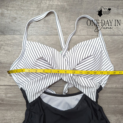 Eomenie Cross Front Cut Out One Piece Swimsuit Size M