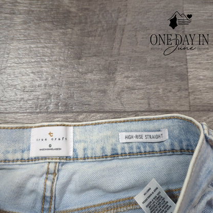 True Craft High Rise Straight Jeans Light Wash Distressed Embroidered Size 0
