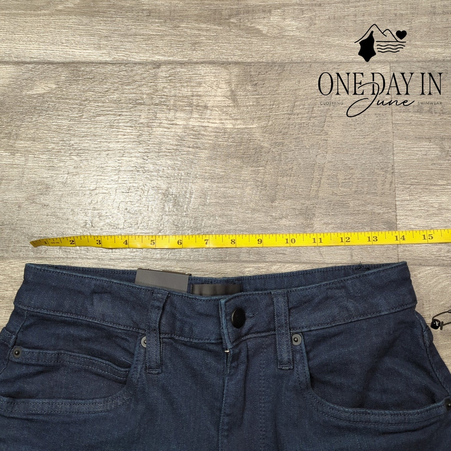 Kenneth Cole High Rise Barrell Leg Ankle Length Jeans Size 4