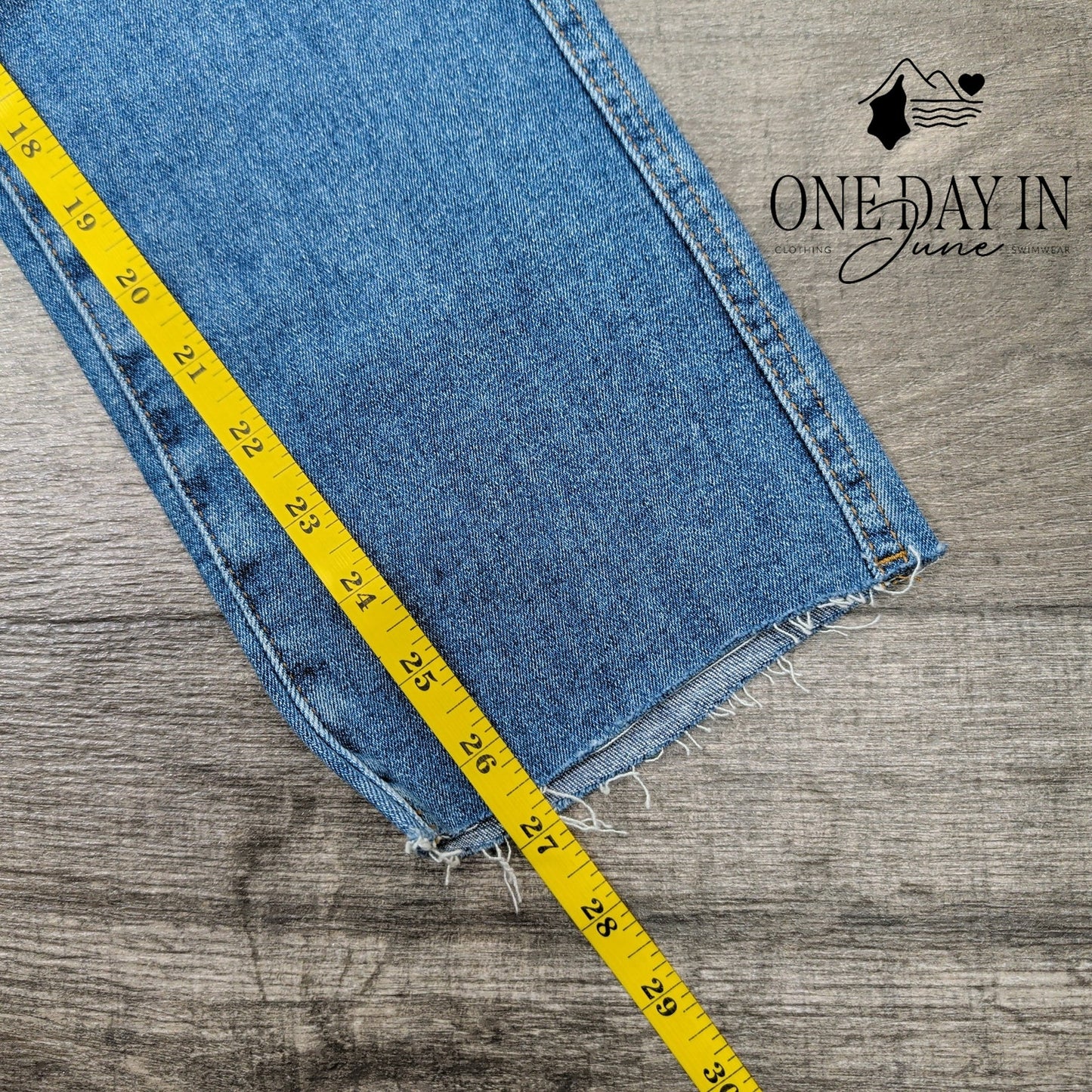 DL1961 Mara Straight Mid Rise Ankle Jeans Size 00 (24)