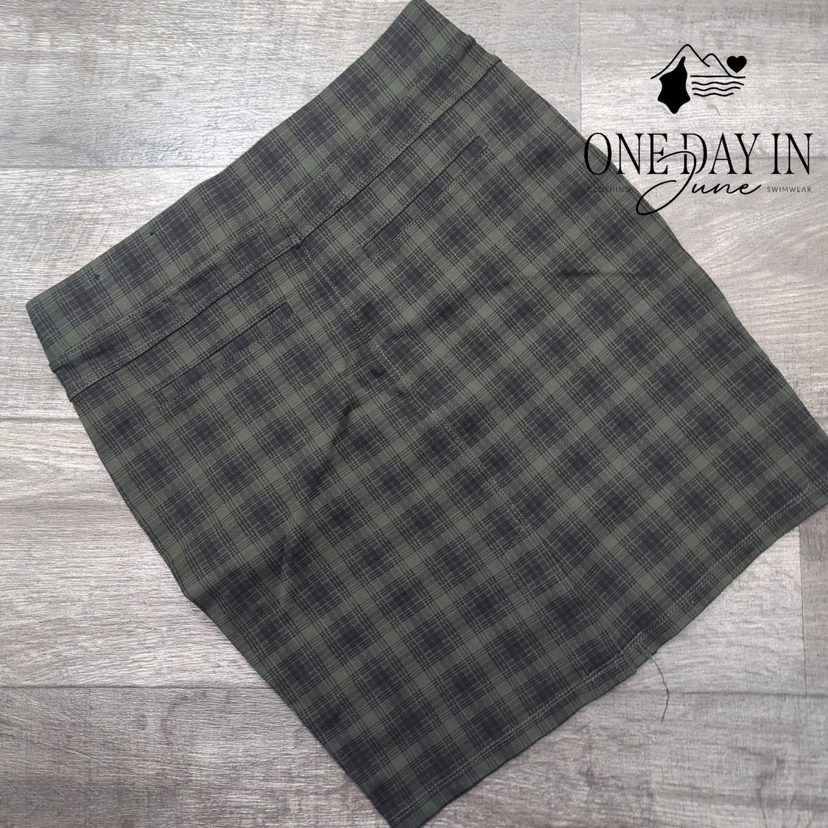 Liverpool Company Plaid Pencil Skirt Olive Black Zip Pockets Size 6