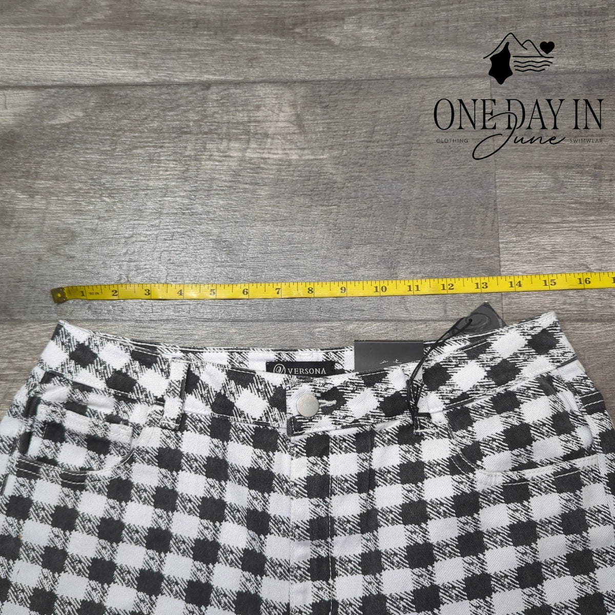Versona Modern Flare Leg Jeans Women's Black White Gingham Plaid NWT Size 10