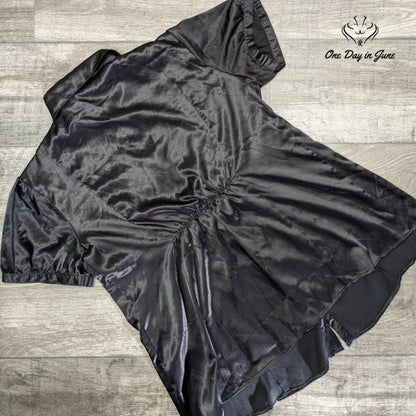 Announcements Button Down Maternity Top Size L