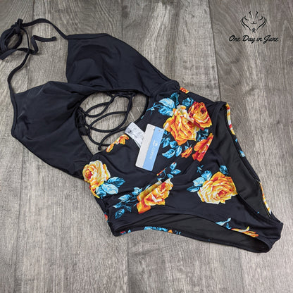 Cupshe Cutout Halter One Piece Swimsuit Size M