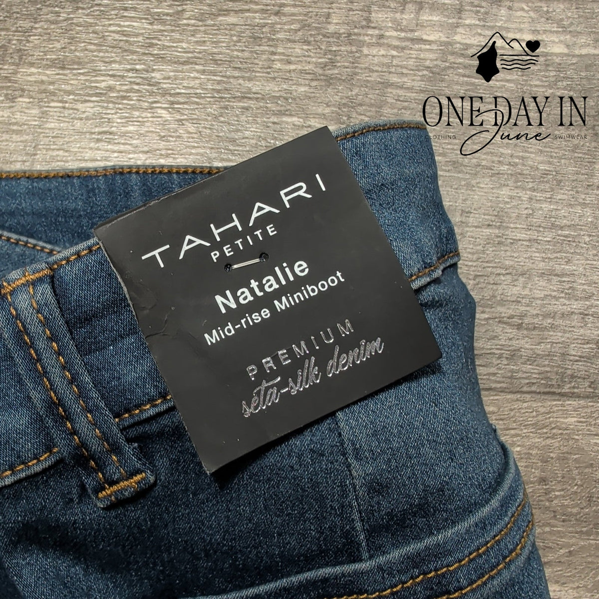 Tahari Petite Natalie Mid Rise Miniboot Jeans Seta Silk Denim NWT Size 12P