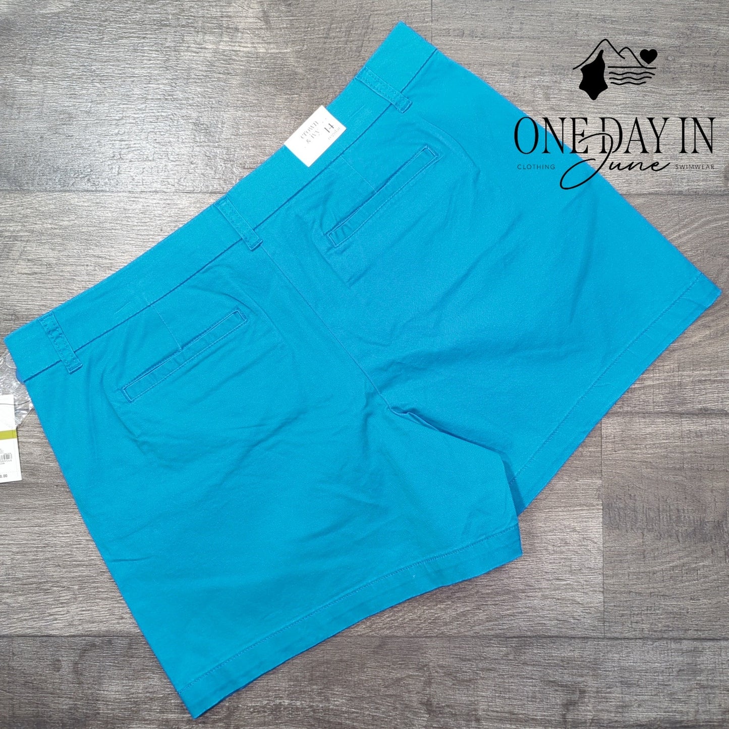 Crown & Ivy Flat Front Shorts Size 14