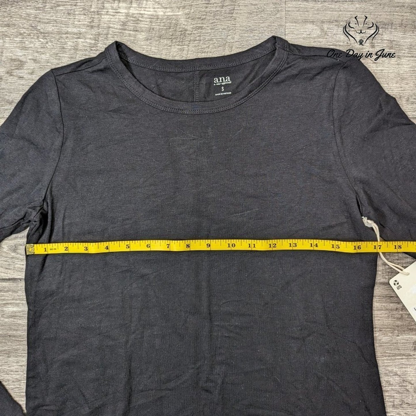 A.n.a Long Sleeve Tee Shirt Size S