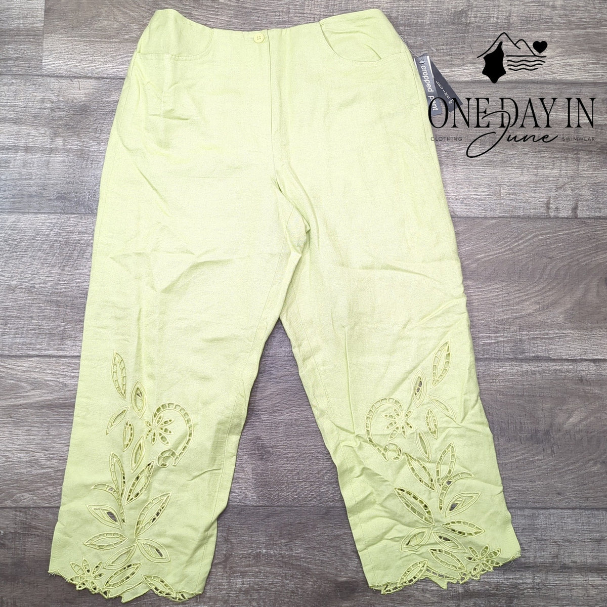 Larry Levine Embroidered Linen Crop Pants Green Floral Cutout NWT Size 6