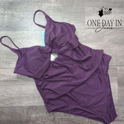 Cupshe Cross Front Keyhole One Piece Swimsuit Size XL