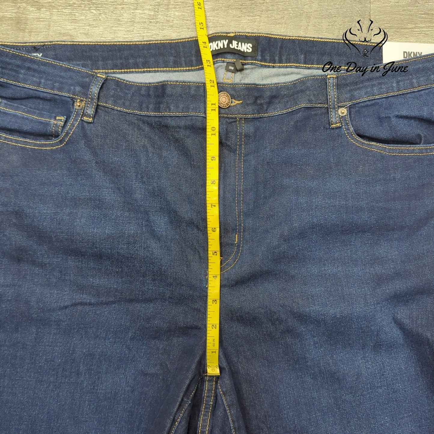DKNY Plus Size Essex Mid Rise Skinny Jeans Size 20W