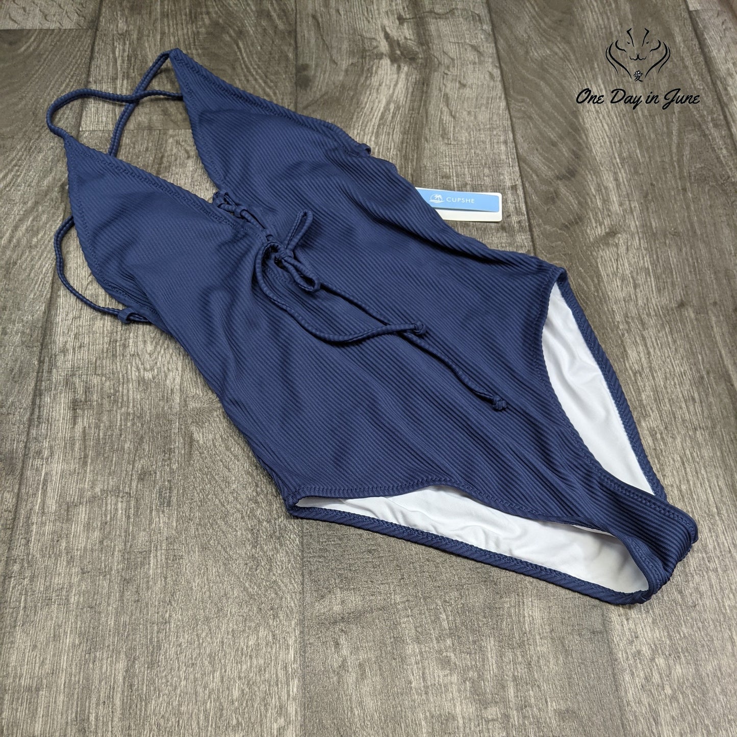 Cupshe V Neck Lace Up One Piece Swimsuit Size S