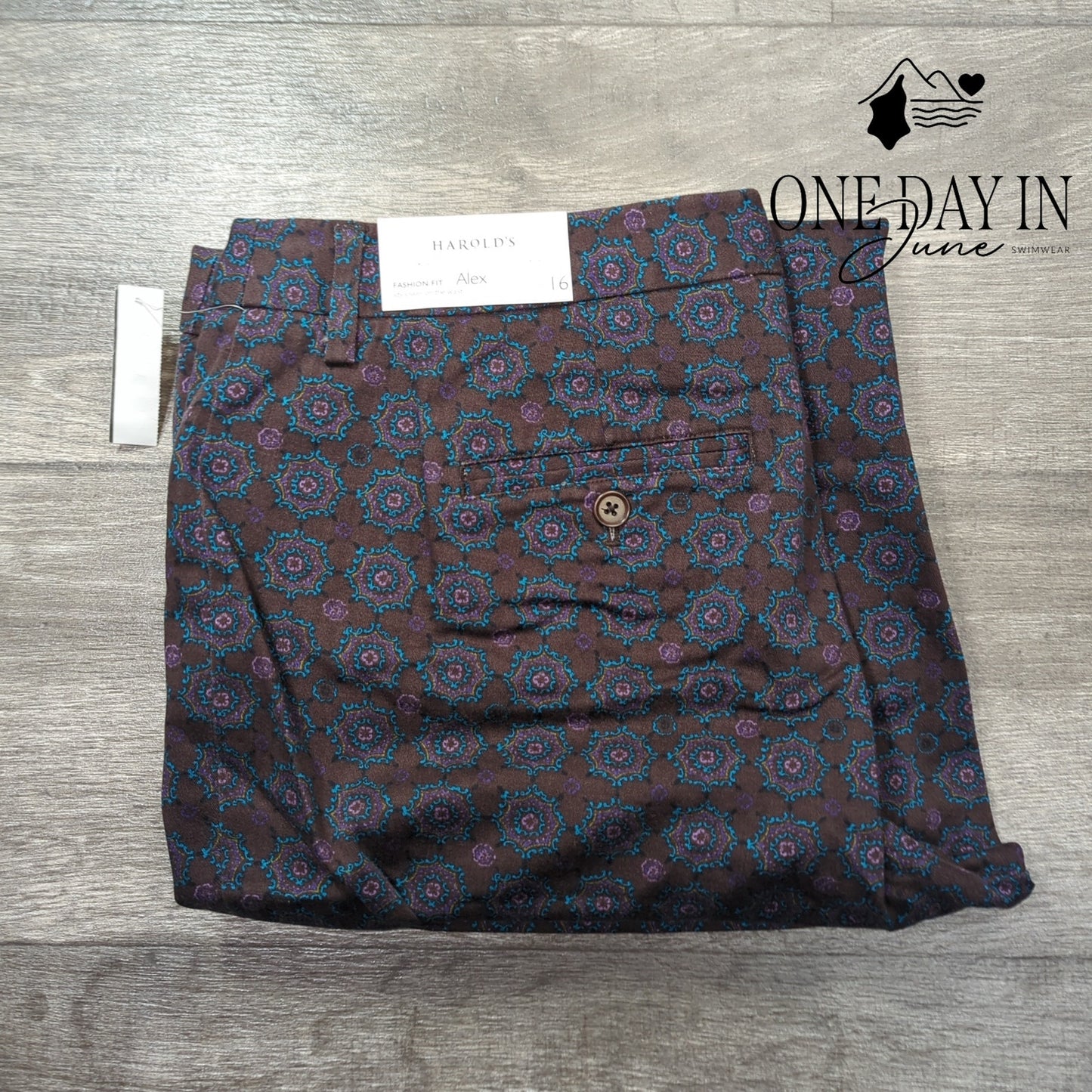 Harold's Ales Fit Crop Pants Size 16